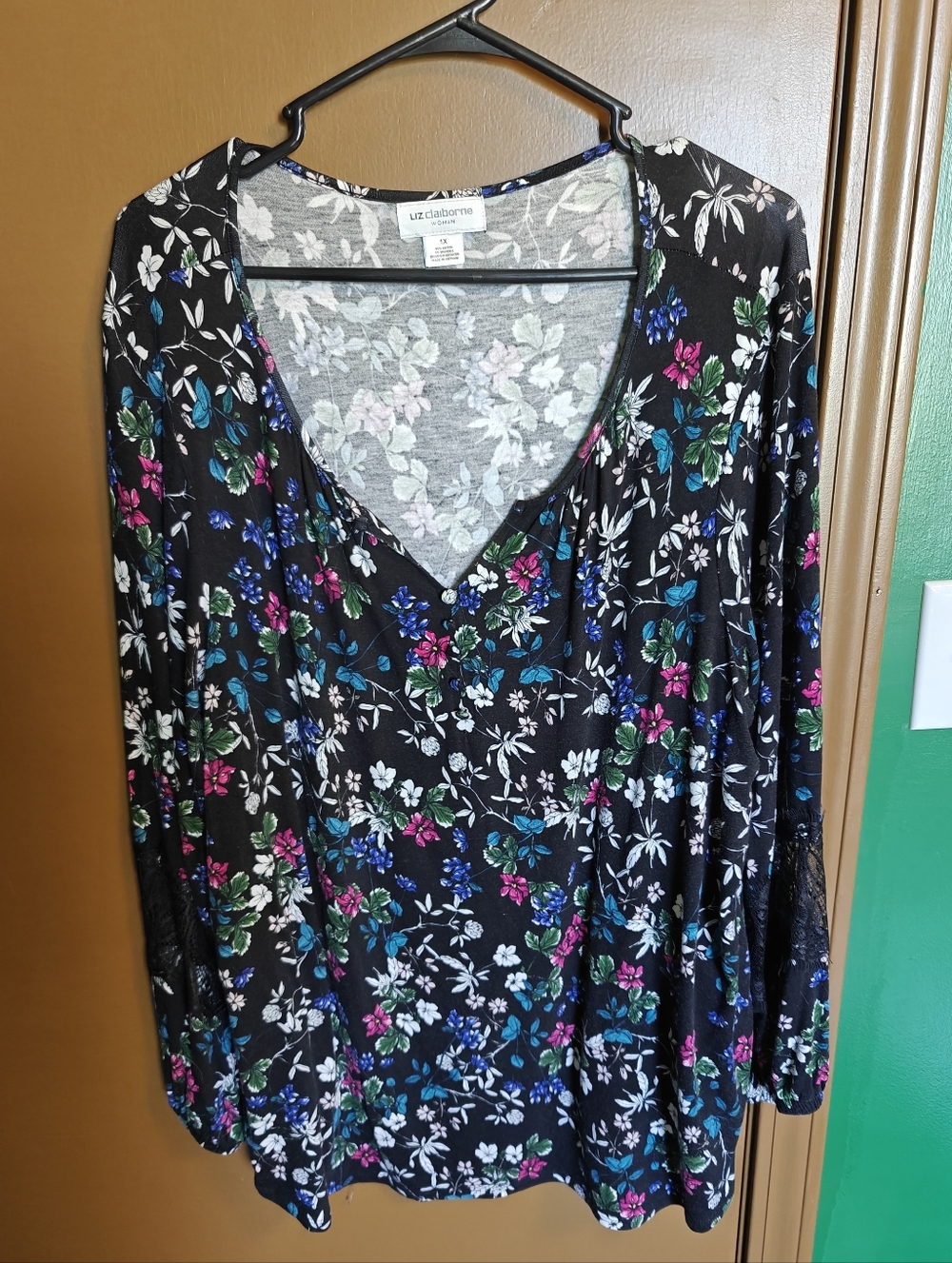 Liz Claiborne Shirt Womens Black Floral Long Sleeve Stretch Rayon V Neck - 1X